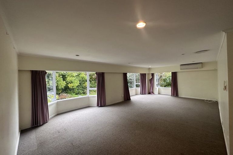 Photo of property in 13 Yeovil Road, Te Atatu Peninsula, Auckland, 0610