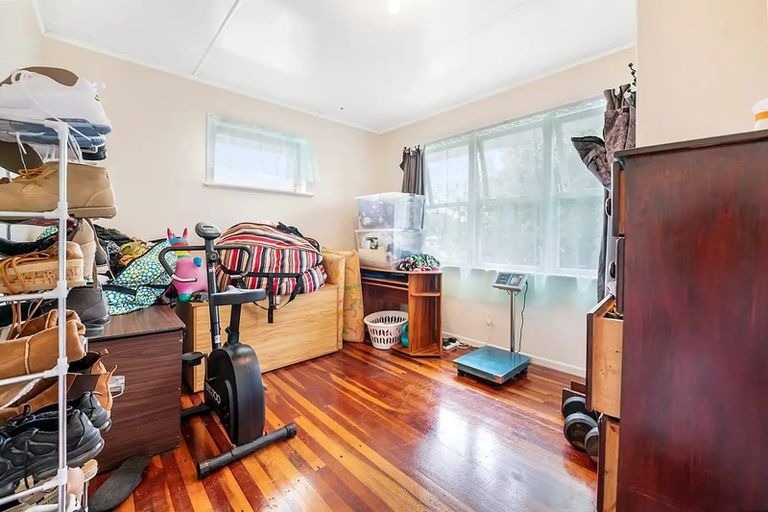 Photo of property in 5 Corsair Crescent, Mangere, Auckland, 2022