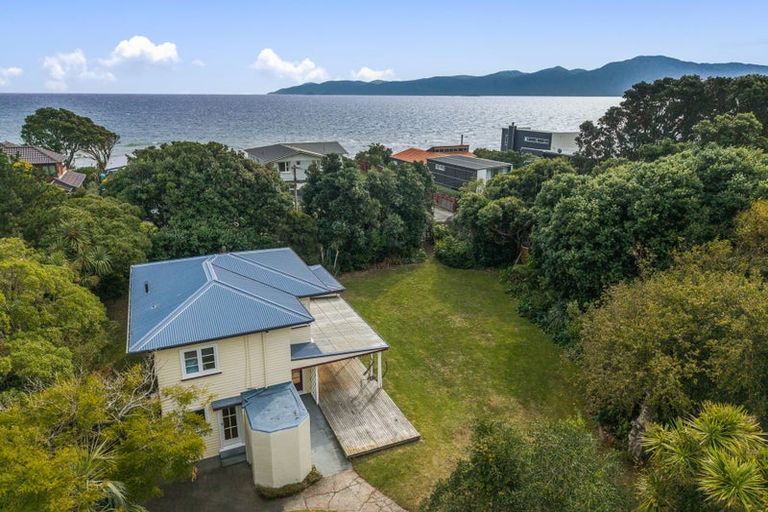 Photo of property in 1 Raebern Lane, Raumati Beach, Paraparaumu, 5032