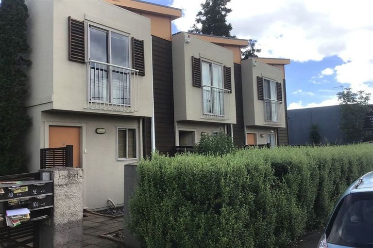 Photo of property in 2/85 Portage Road, New Lynn, Auckland, 0600