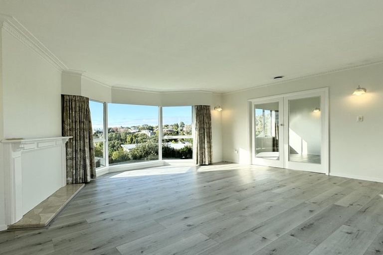 Photo of property in 25 Aberdeen Road, Castor Bay, Auckland, 0620