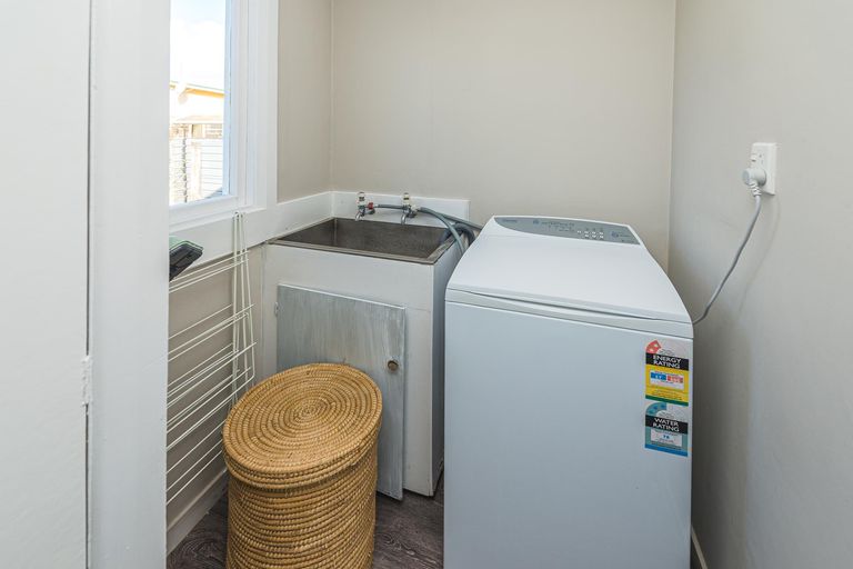 Photo of property in 2 Moore Avenue, Tawhero, Whanganui, 4501