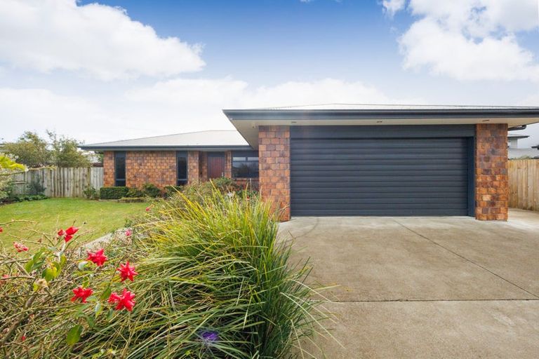 Photo of property in 22 Oak Crescent, Ashhurst, 4810