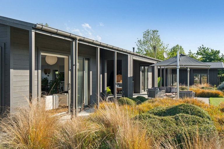 Photo of property in 7 Fairway Drive, Martinborough, 5711