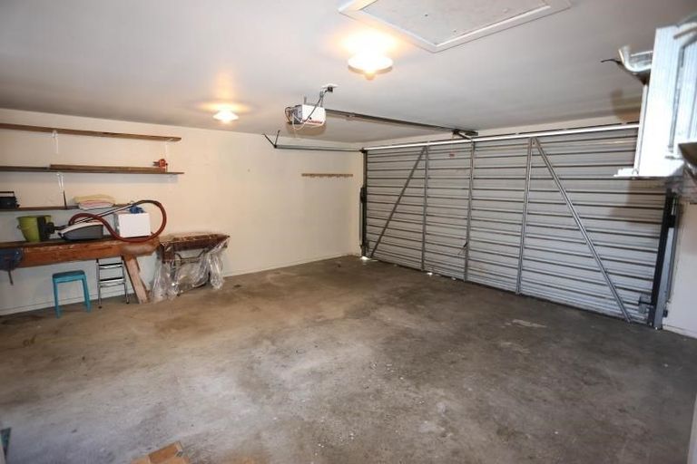 Photo of property in 2a Manor Place, Bryndwr, Christchurch, 8053