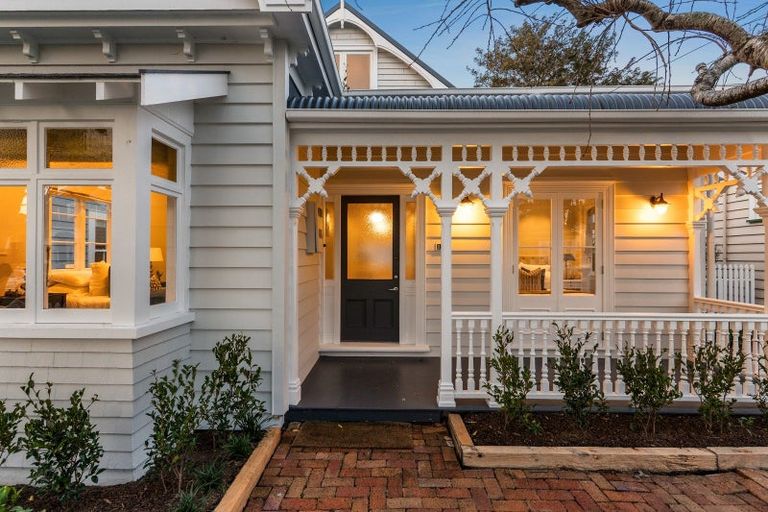 Photo of property in 19 Burnley Terrace, Mount Eden, Auckland, 1024