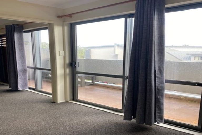 Photo of property in 2d/30 Westward Ho, Glen Eden, Auckland, 0602