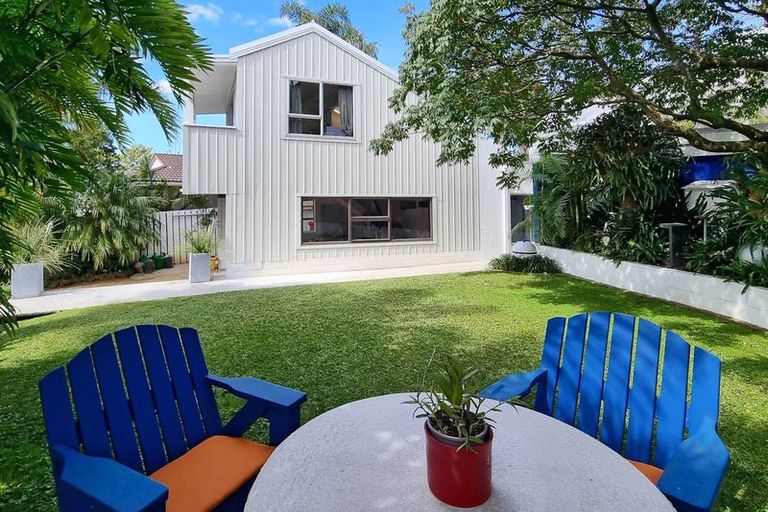 Photo of property in 4 Taitapu Street, Massey, Auckland, 0614