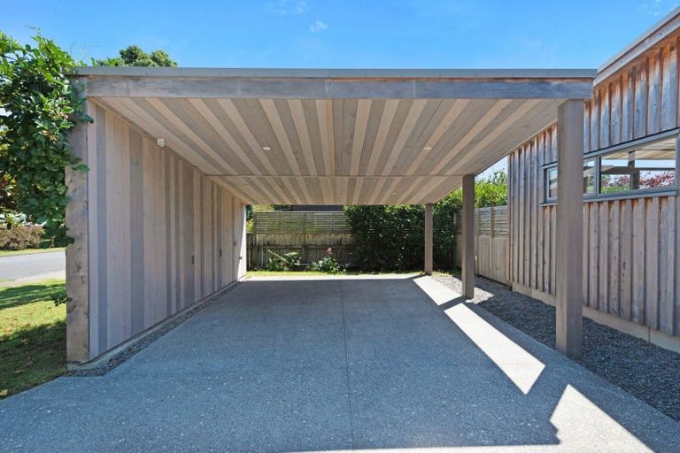 Photo of property in 29a Greenaway Road, Waikanae, 5036