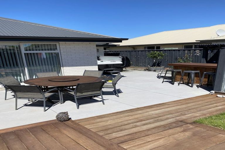 Photo of property in 48 Tahuna Street, Pegasus, 7612