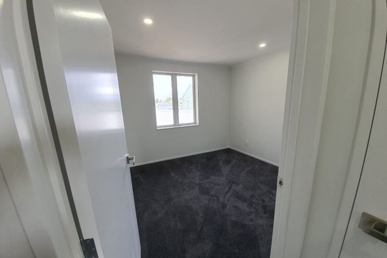 Photo of property in 11 Warbler Crescent, Papakura, 2110