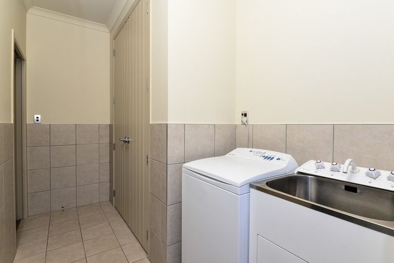 Photo of property in 12 Shalimar Place, Huntington, Hamilton, 3210