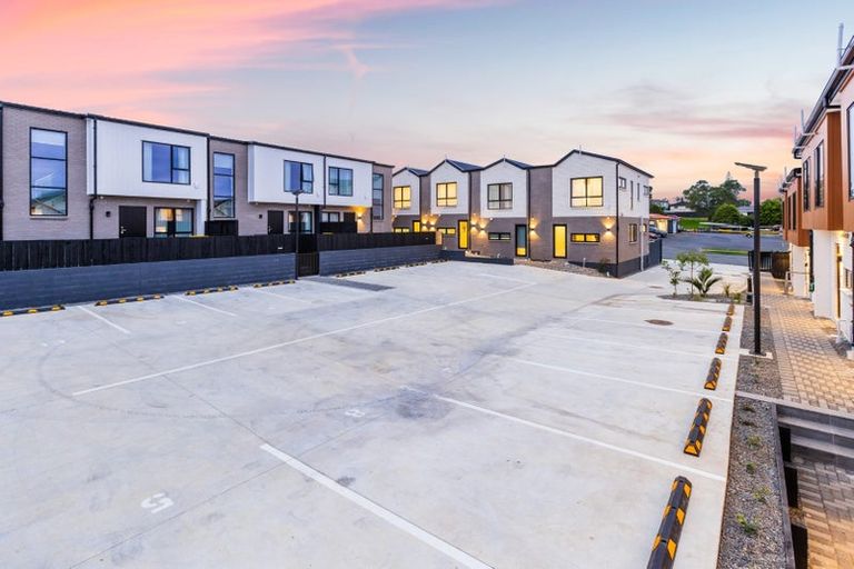 Photo of property in 2/21 Hazards Road, Weymouth, Auckland, 2103