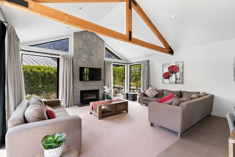 Photo of property in 18 Rannoch Drive, Jacks Point, Queenstown, 9371