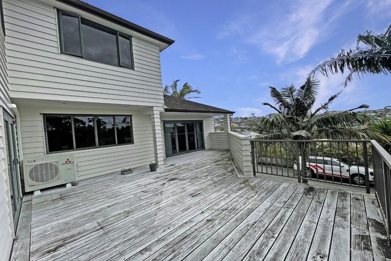 Photo of property in 1/86 Saddleback Rise, Murrays Bay, Auckland, 0630
