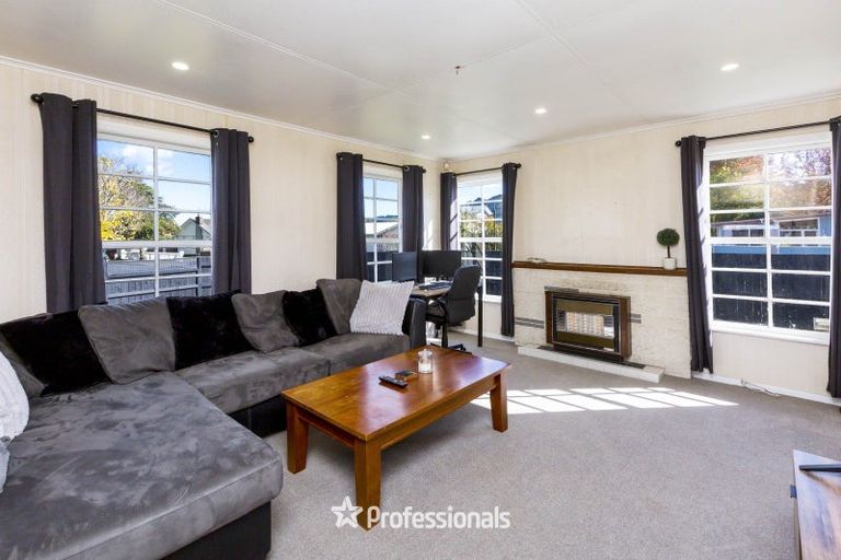 Photo of property in 62 Hillside Drive, Maoribank, Upper Hutt, 5018
