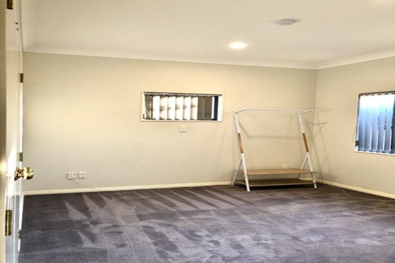 Photo of property in 32 Westerham Drive, Dannemora, Auckland, 2016