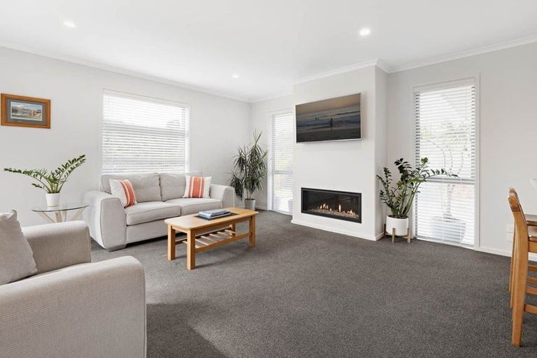 Photo of property in 5 Hayward Place, Ohauiti, Tauranga, 3112