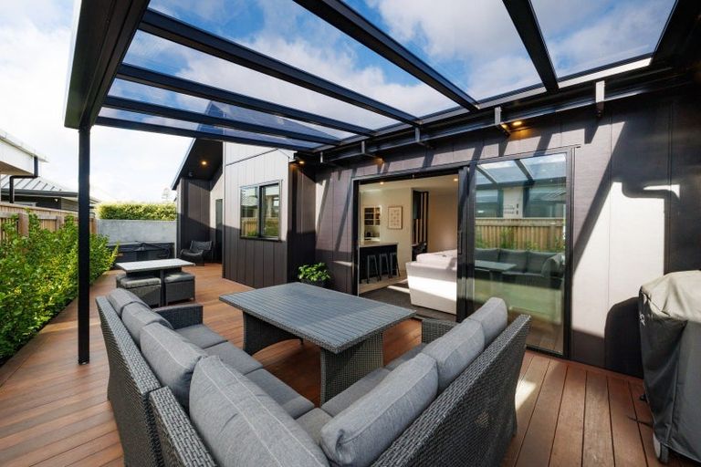 Photo of property in 58 Kanuka Drive, Hokowhitu, Palmerston North, 4410