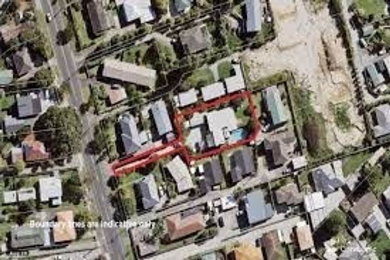 Photo of property in 64 View Road, Henderson, Auckland, 0612