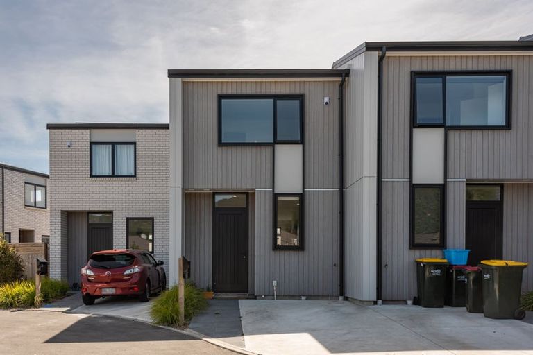 Photo of property in 18 Kauamo Close, Waiwhetu, Lower Hutt, 5010