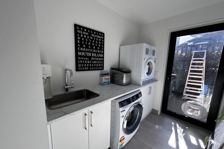 Photo of property in 2 Wanderer Lane, Jacks Point, Queenstown, 9371