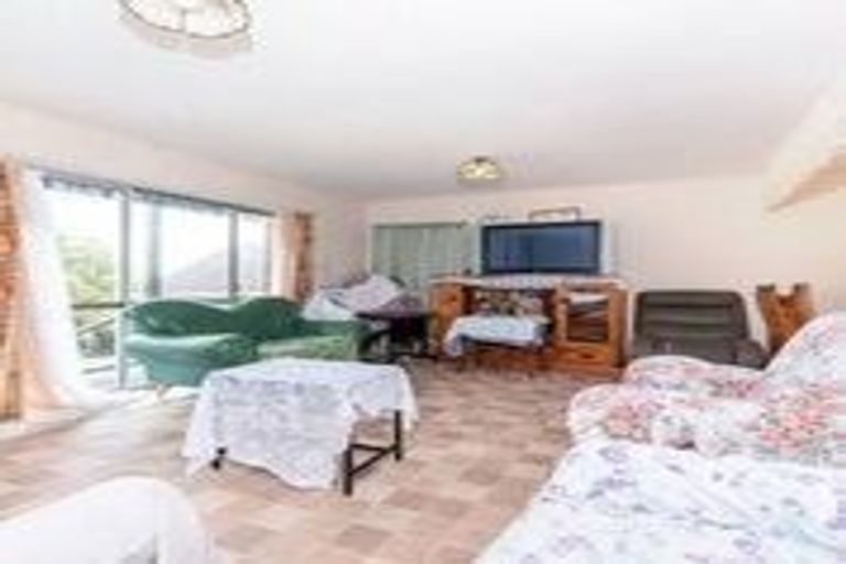 Photo of property in 29 Moncrieff Avenue, Clendon Park, Auckland, 2103