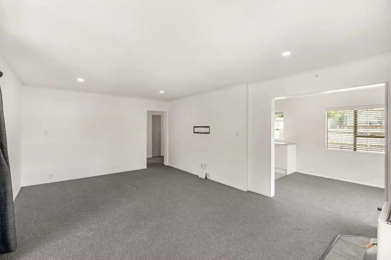 Photo of property in 354 Royal Road, Massey, Auckland, 0614