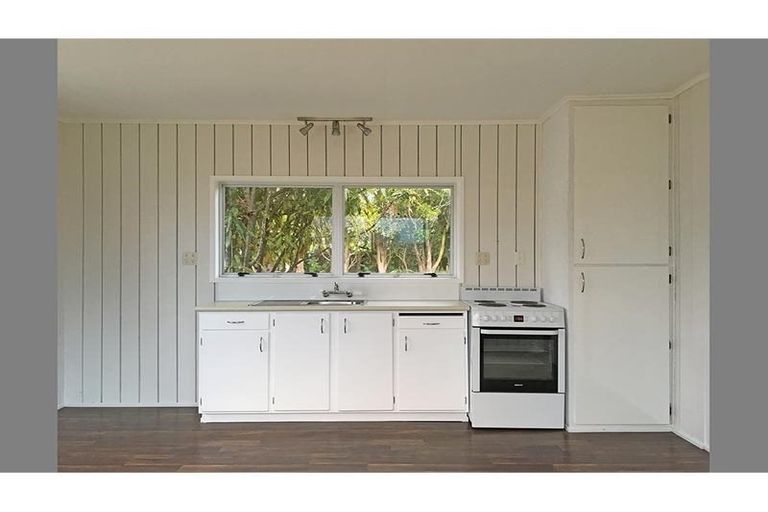 Photo of property in 9 Foster Crescent, Snells Beach, 0920