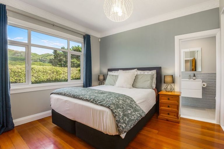 Photo of property in 32 Handyside Street, Tawa, Wellington, 5028