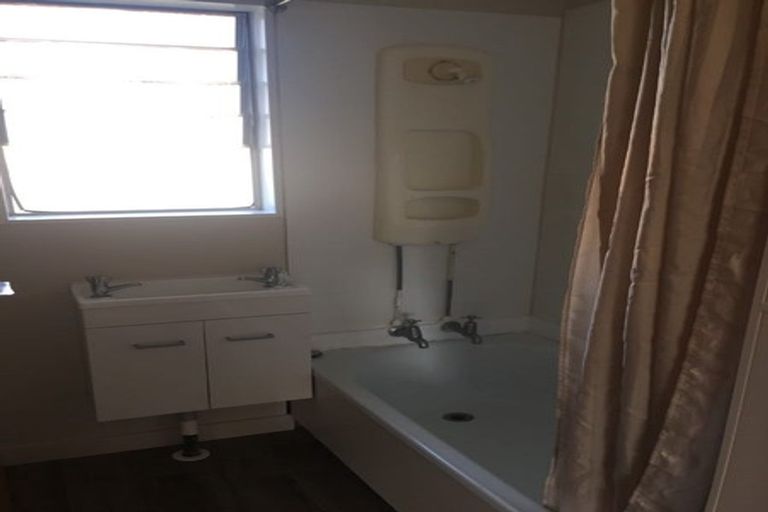 Photo of property in 5 Laurelwood Avenue, Pukekohe, 2120