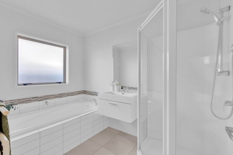 Photo of property in 17 Wessex Place, Rototuna North, Hamilton, 3210