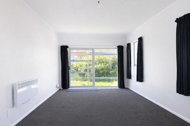 Photo of property in 46 Awamutu Grove, Waiwhetu, Lower Hutt, 5010