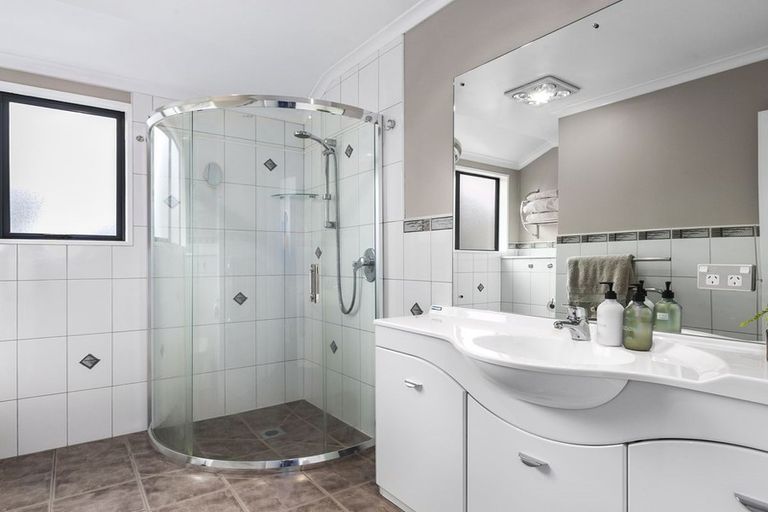 Photo of property in 1 Sunninghurst Drive, Fairfield, Dunedin, 9018