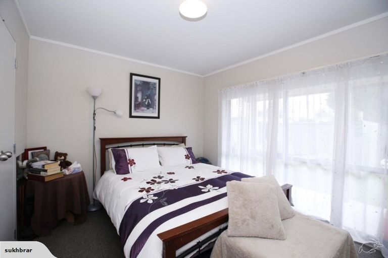 Photo of property in 38a Pine Avenue, Henderson, Auckland, 0612