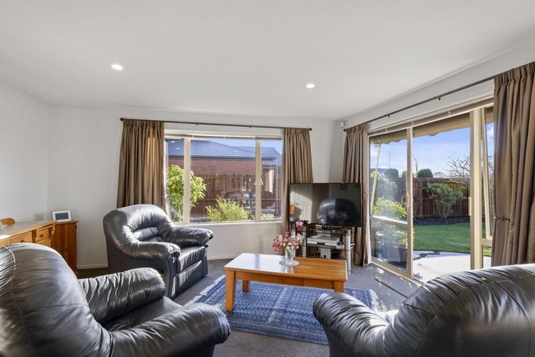 Photo of property in 16 Highwood Lane, Burnside, Christchurch, 8053