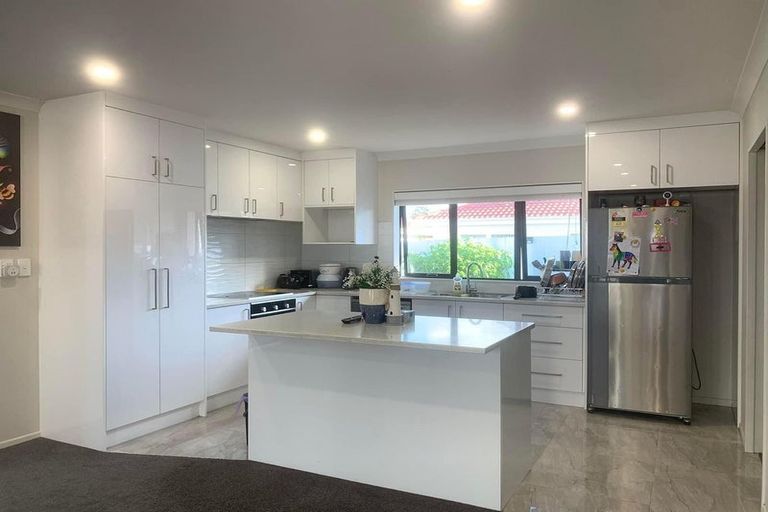 Photo of property in 30c Alfriston Road, Manurewa East, Auckland, 2102