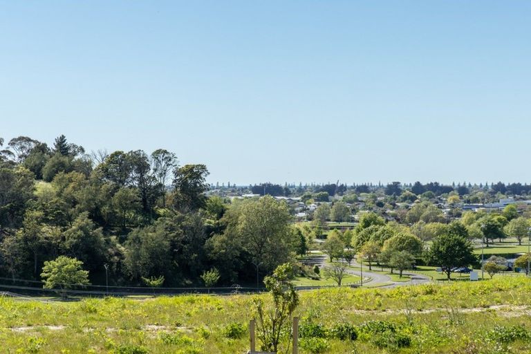 Photo of property in 89 Oak Road, Poraiti, Napier, 4112