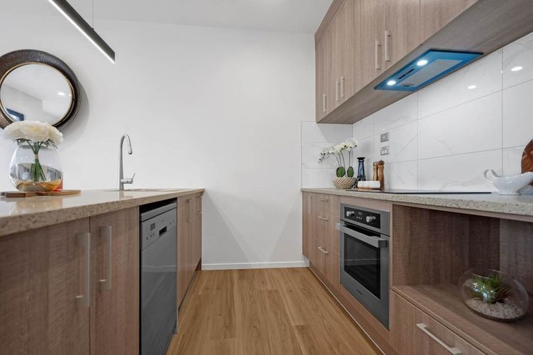 Photo of property in 21 Korokio Lane, Henderson, Auckland, 0612