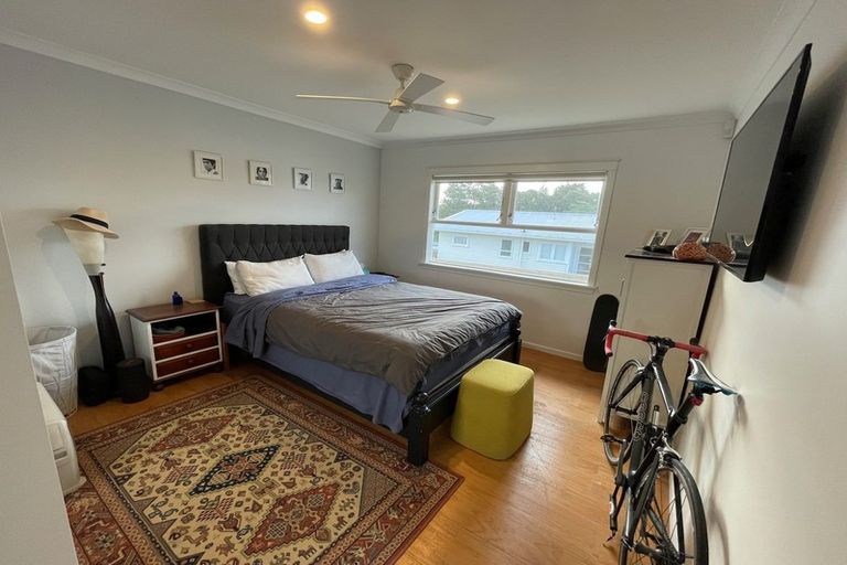 Photo of property in 20 Glendene Avenue, Glendene, Auckland, 0602