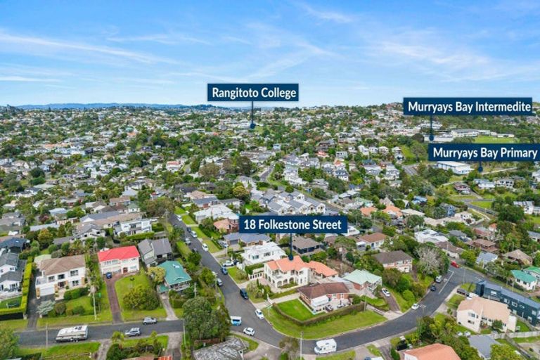 Photo of property in 18 Folkestone Street, Murrays Bay, Auckland, 0630