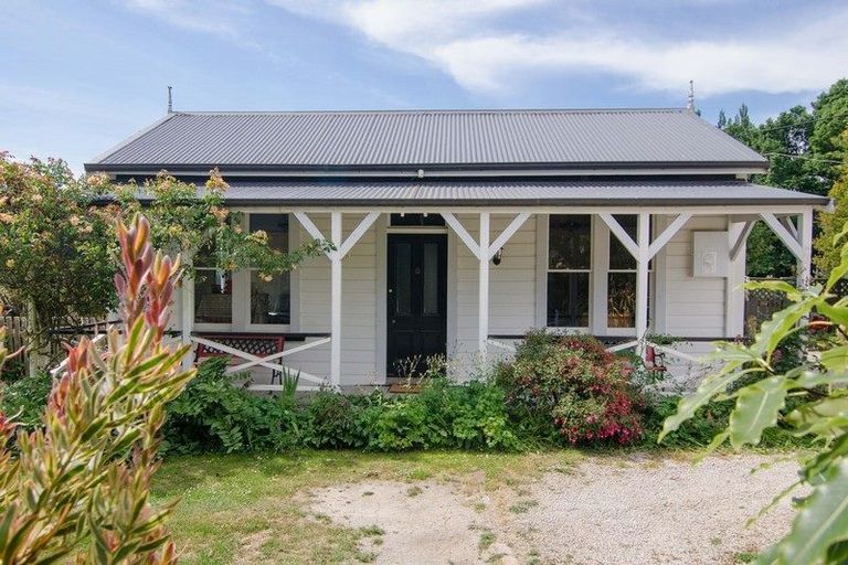 Photo of property in 1033 Masterton Castlepoint Road, Tauweru, Masterton, 5889