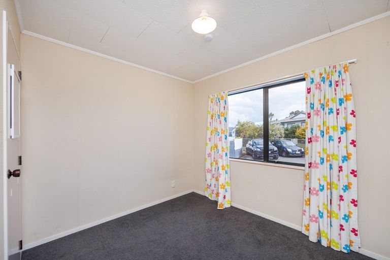 Photo of property in 28 Peppertree Glade, Kelvin Grove, Palmerston North, 4414