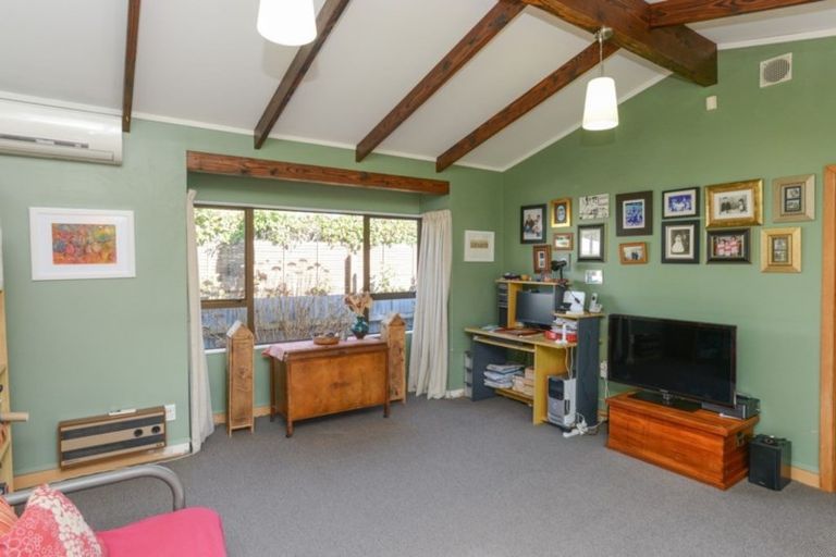Photo of property in 5 Bowling Road, Greenmeadows, Napier, 4112