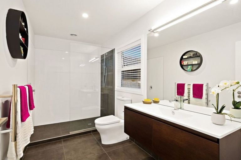 Photo of property in 2 Nikau Way, Riverhead, 0820