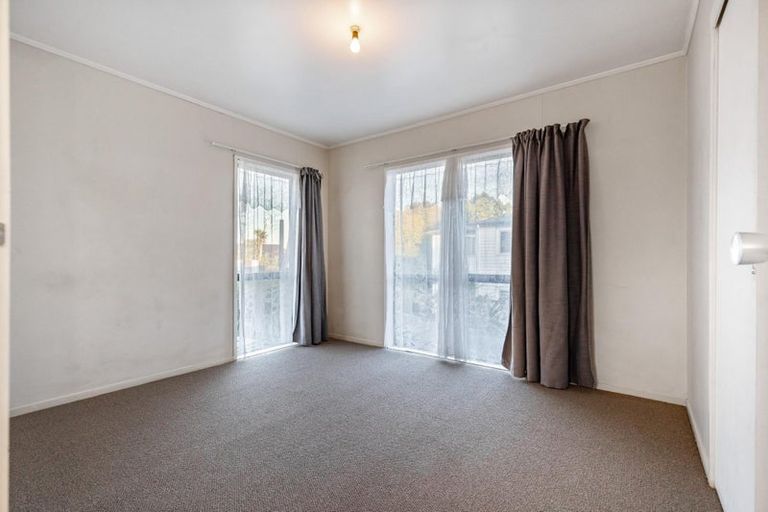 Photo of property in 40 West Harbour Drive, West Harbour, Auckland, 0618