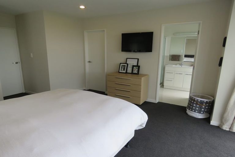 Photo of property in 15 Popokatea Drive, Takanini, 2112