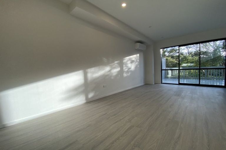 Photo of property in 15d Tabitha Crescent, Henderson, Auckland, 0612