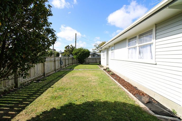 Photo of property in 22 Hardie Grove, Featherston, 5710