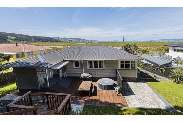 Photo of property in 25 Whangarei Heads Road, Onerahi, Whangarei, 0110
